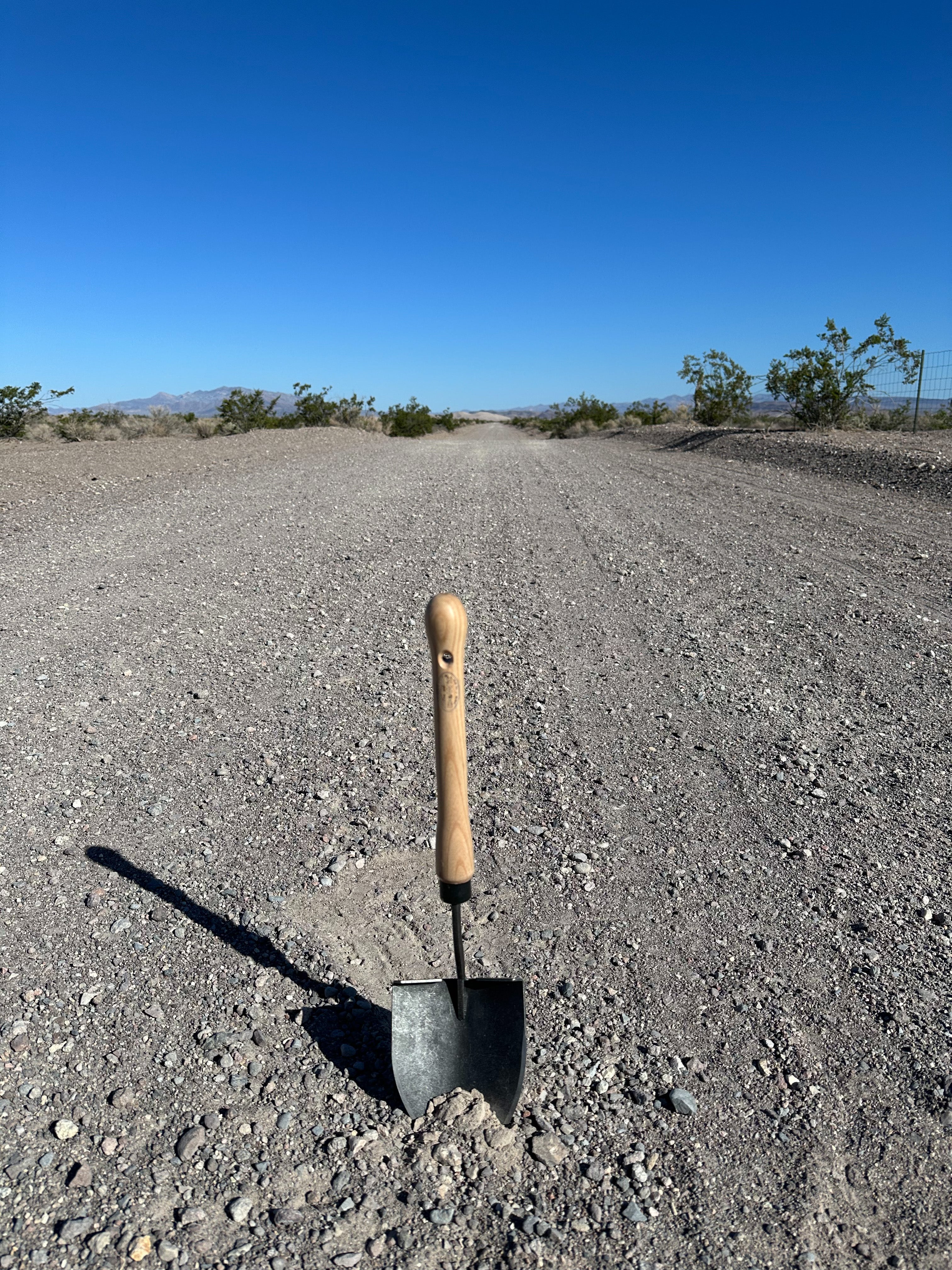 DeWit Shovel - American with 10" Handgrip