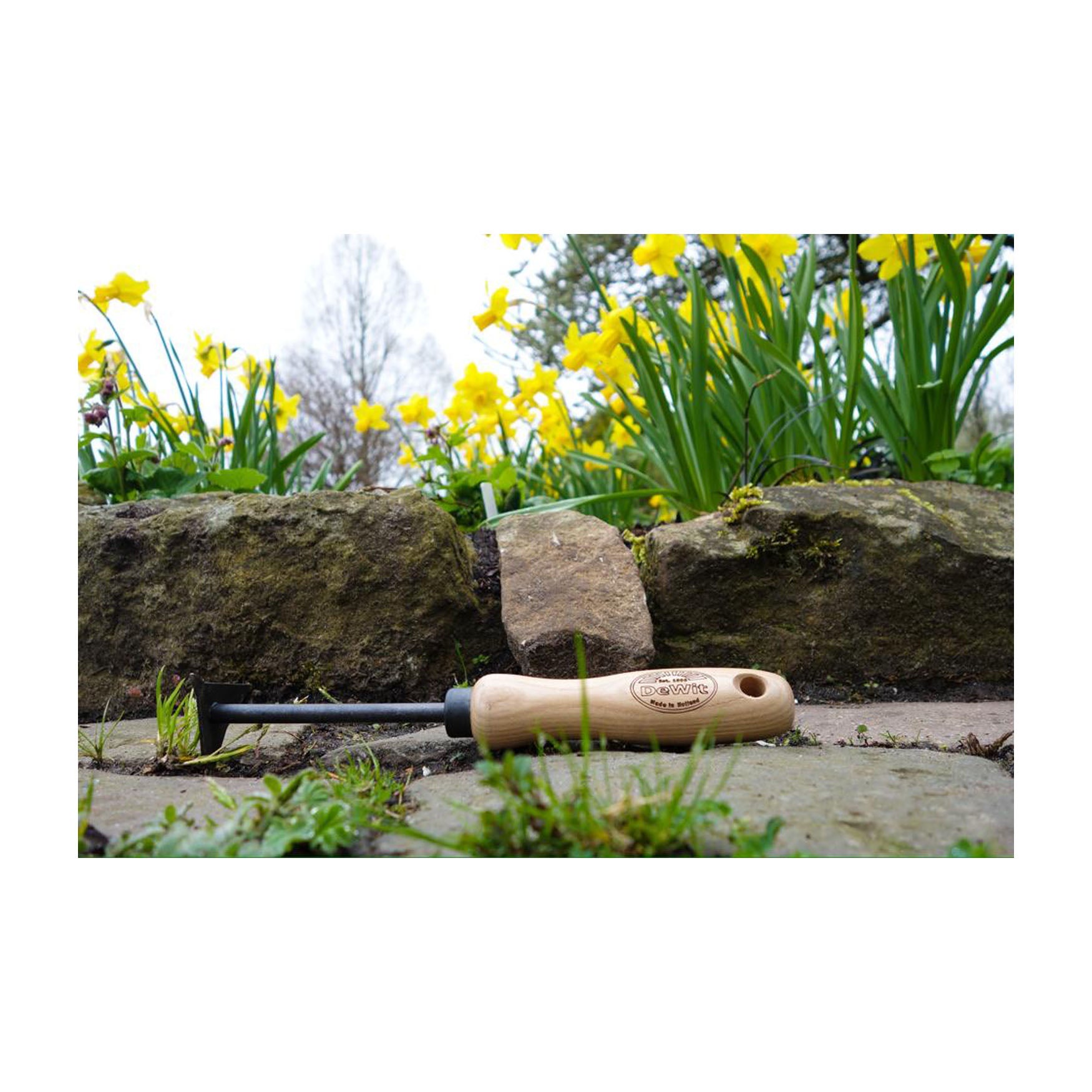 DeWit Paver Tool - Triangle Patio Knife