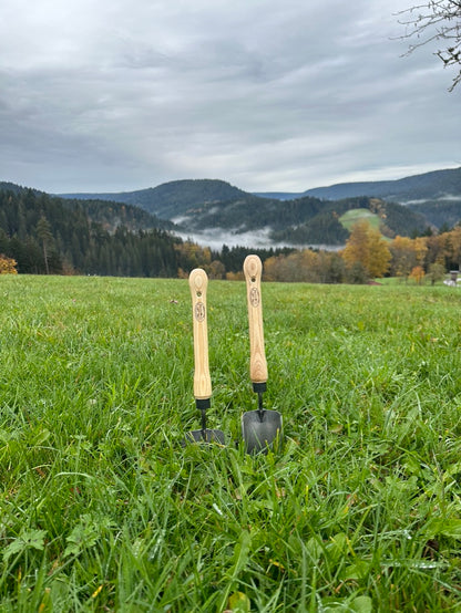 DeWit Trowel with Midsize Handle