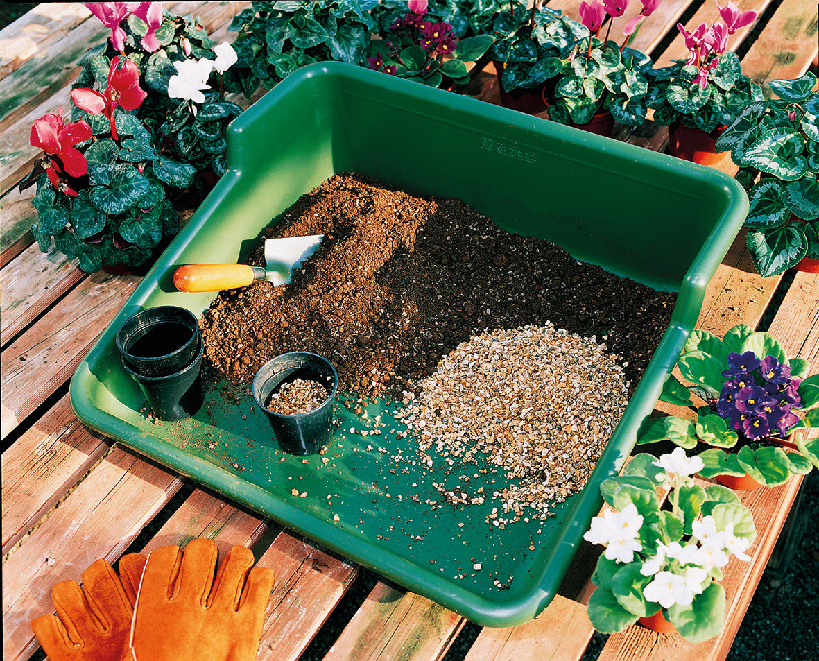 Tidy Tray - Green with Stainless Steel Transplanter and Scoop