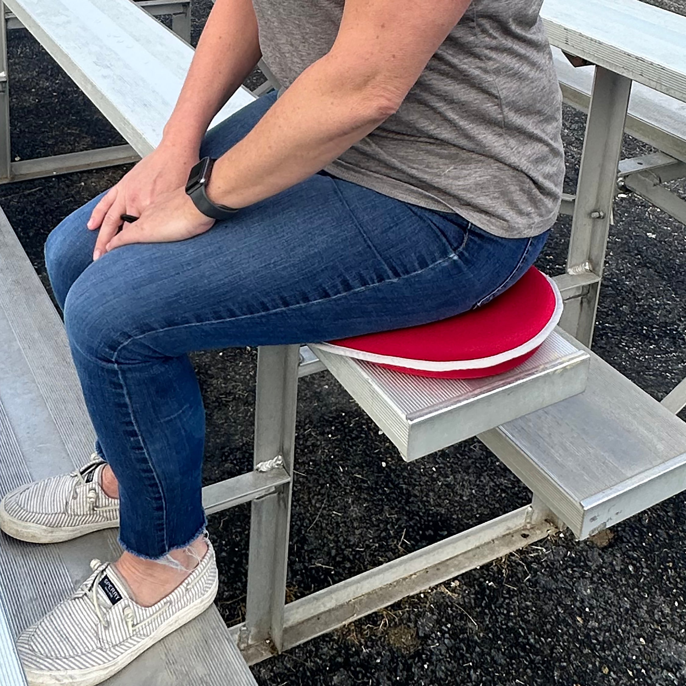 Metal Watering Can &amp; Memory Foam Kneel Cushion Combo - 2.1 gal Red