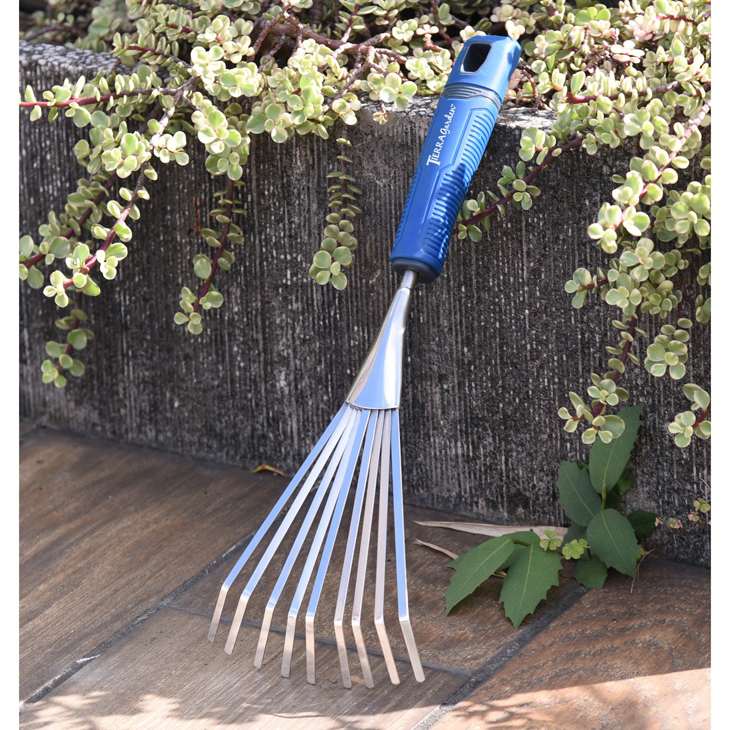 Tierra Stainless Steel Hand  Rake with TPR Handle